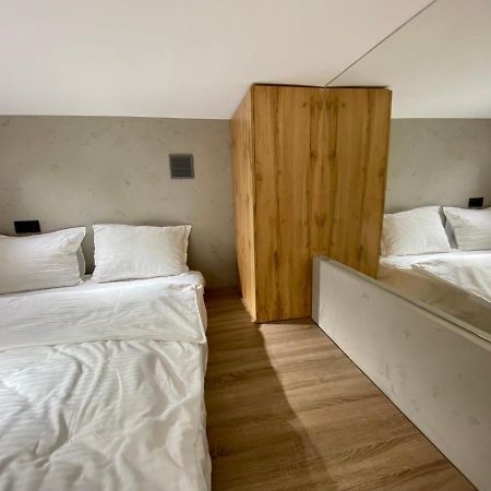 Leogrand Apartments On Filatova 12 리비프 외부 사진