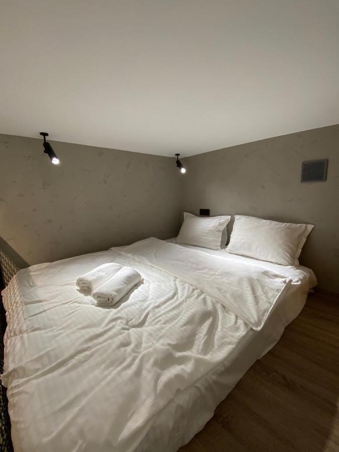 Leogrand Apartments On Filatova 12 리비프 외부 사진