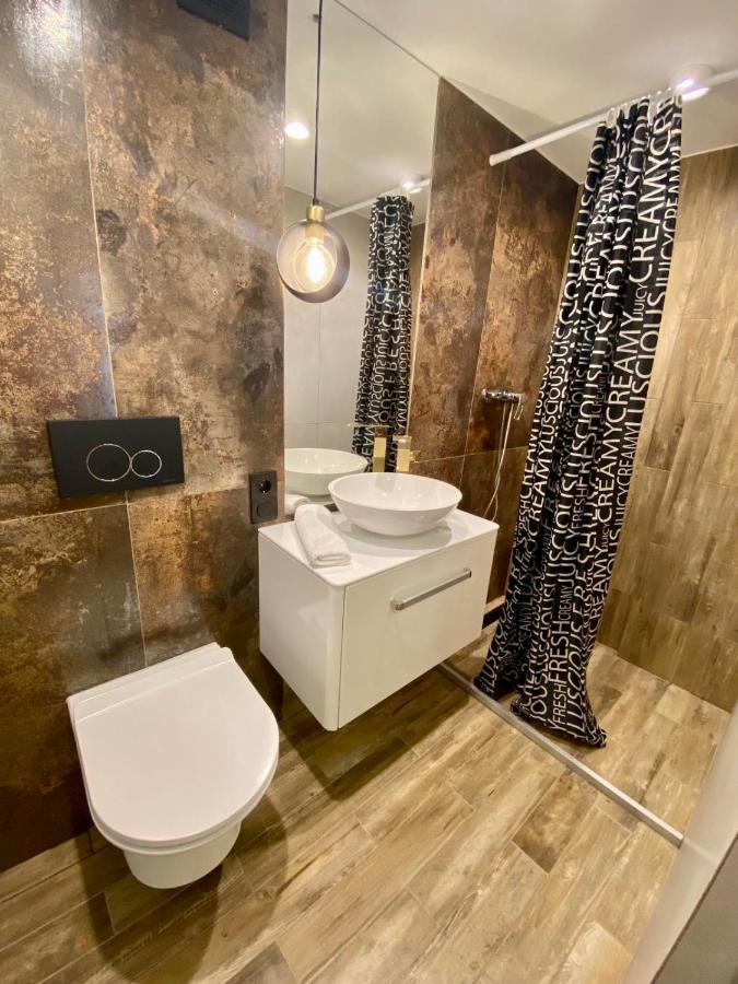 Leogrand Apartments On Filatova 12 리비프 외부 사진